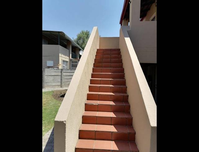 2 BEDROOM HOUSE FOR SALE IN SAFARI GARDENS